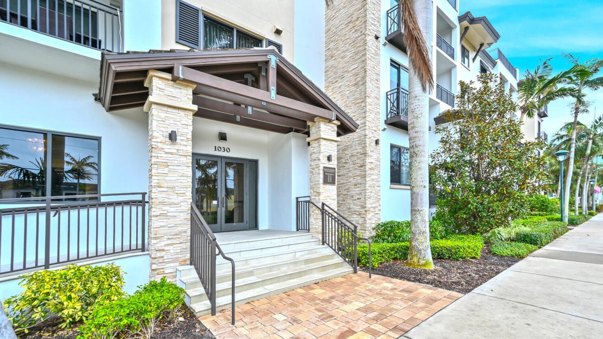 Blue Mist | 1030 3rd Avenue South #105 in Naples, FL