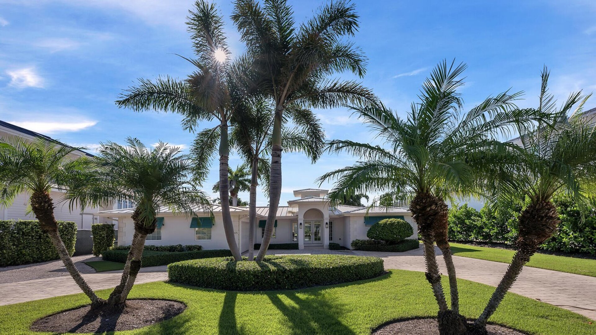 Canal Belle | 1925 Tarpon Road in Naples, FL